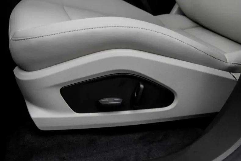 Porsche Macan din 2025 cu 9.500 km - oferta POR111797 - foto 13