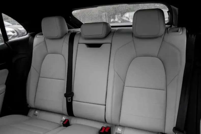 Porsche Macan din 2025 cu 9.500 km - oferta POR111797 - foto 14