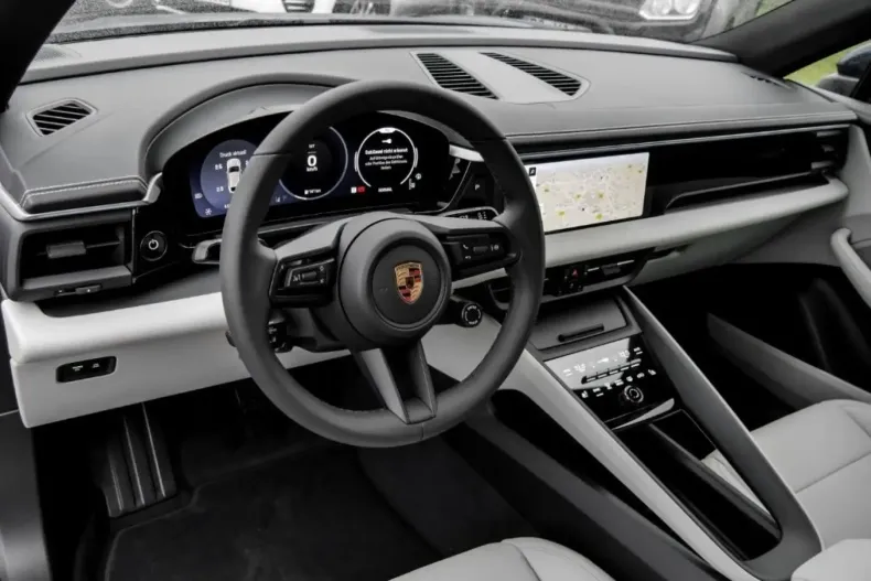 Porsche Macan din 2025 cu 9.500 km - oferta POR111797 - foto 17