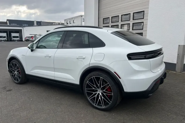 Porsche Macan din 2025 cu 15 km - oferta POR111799 - foto 6