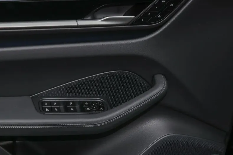 Porsche Macan din 2025 cu 6.500 km - oferta POR111801 - foto 28