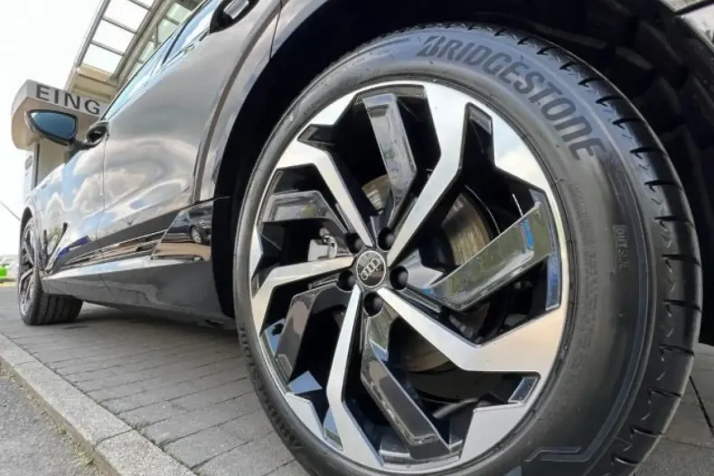 Audi Q8 e-tron din 2023 cu 32.000 km - oferta AUD111806 - foto 5