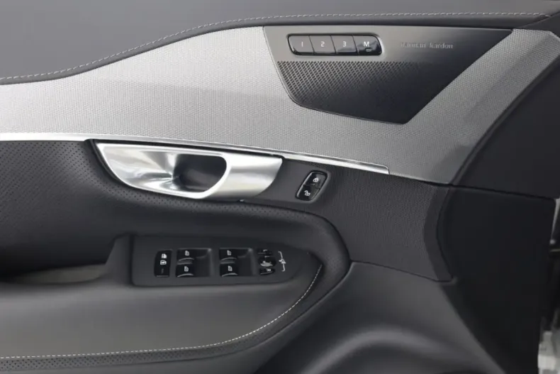 Volvo XC90 din 2024 cu 13.551 km - oferta VOL111818 - foto 13