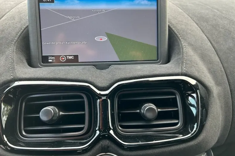 Aston Martin V8 Vantage din 2021 cu 27.000 km - oferta AST111822 - foto 10