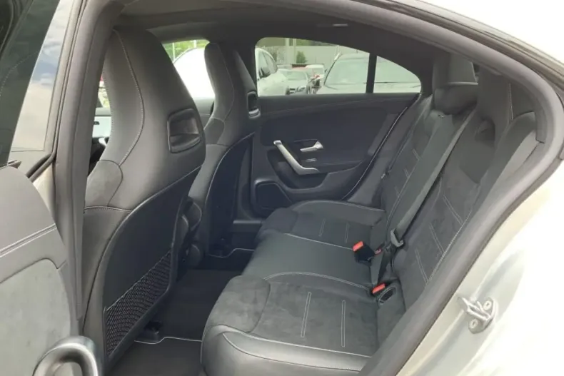 Mercedes-Benz CLA 180 din 2021 cu 36.118 km - oferta MER111861 - foto 6