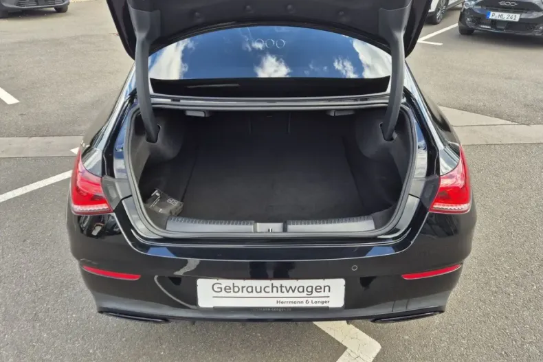 Mercedes-Benz CLA 200 din 2021 cu 52.415 km - oferta MER111866 - foto 4