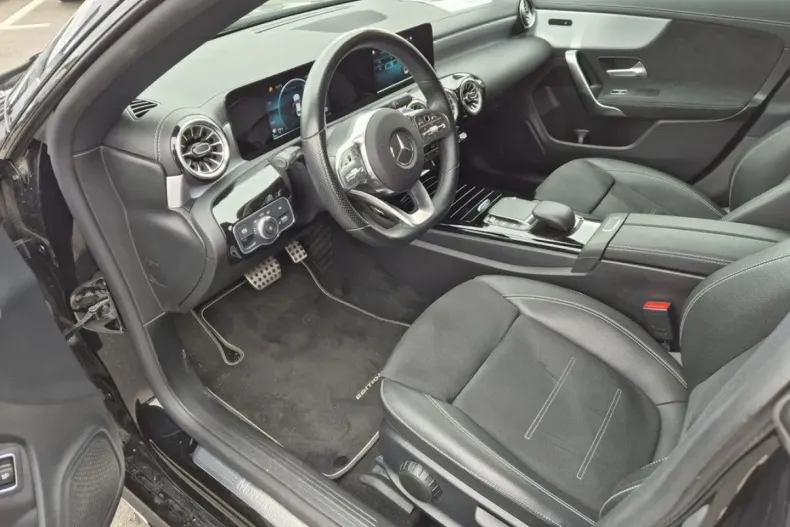 Mercedes-Benz CLA 200 din 2021 cu 52.415 km - oferta MER111866 - foto 6