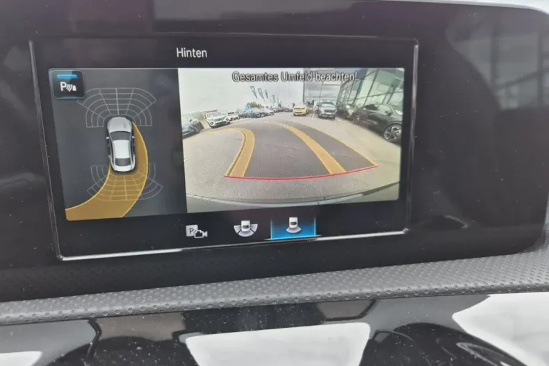 Mercedes-Benz CLA 200 din 2021 cu 52.415 km - oferta MER111866 - foto 13