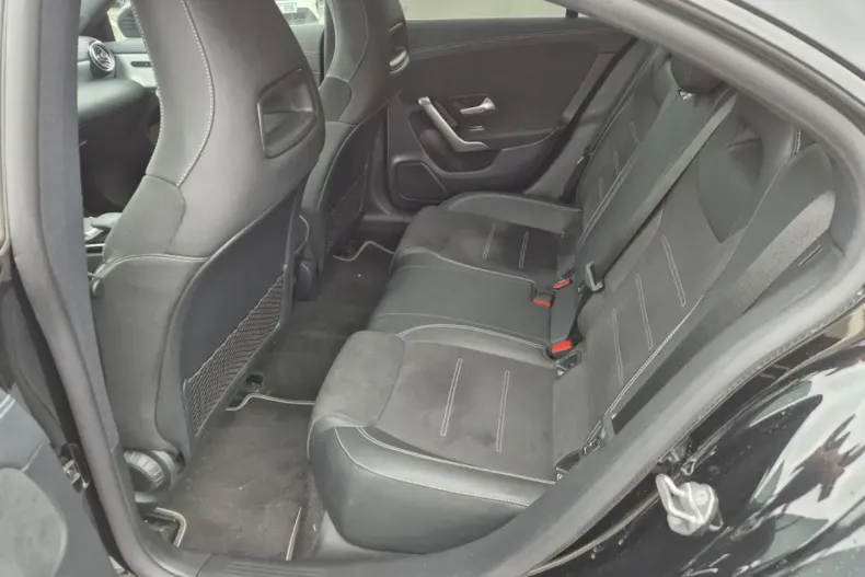 Mercedes-Benz CLA 200 din 2021 cu 52.415 km - oferta MER111866 - foto 15