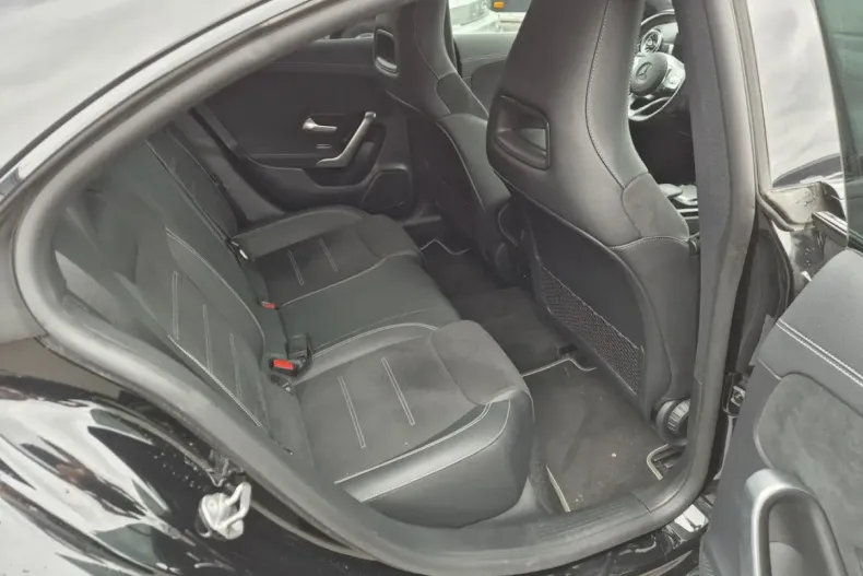 Mercedes-Benz CLA 200 din 2021 cu 52.415 km - oferta MER111866 - foto 16