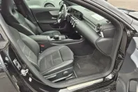 Mercedes-Benz CLA 200 din 2021 cu 52.415 km - oferta MER111866 - foto 17