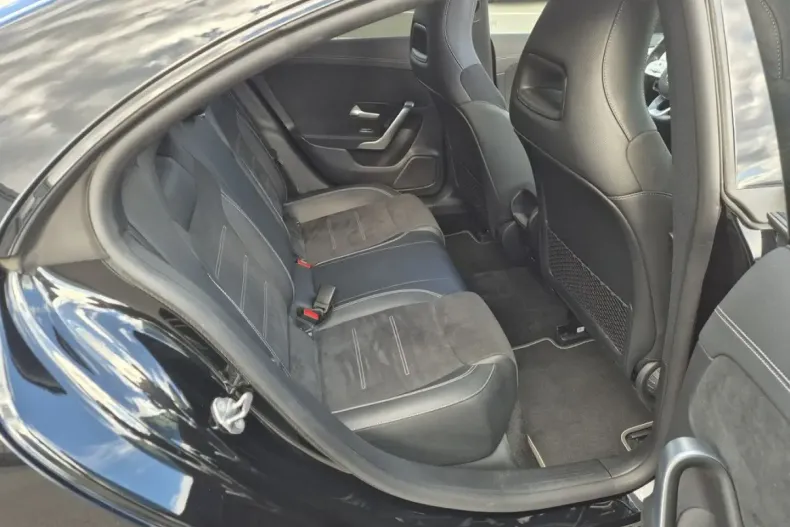 Mercedes-Benz CLA 200 din 2021 cu 52.415 km - oferta MER111866 - foto 19