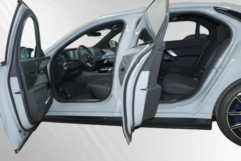 BMW M760 din 2024 cu 8.200 km - oferta BMW111890 - foto 6