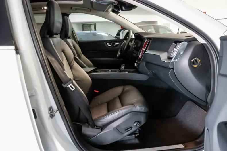 Volvo XC60 din 2021 cu 37.000 km - oferta VOL111894 - foto 7