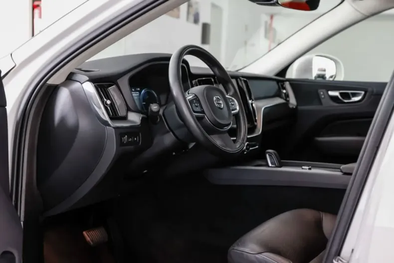 Volvo XC60 din 2021 cu 37.000 km - oferta VOL111894 - foto 16