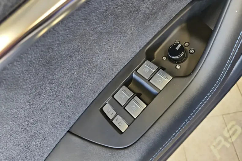 Audi RS6 din 2022 cu 86.720 km - oferta AUD111909 - foto 5