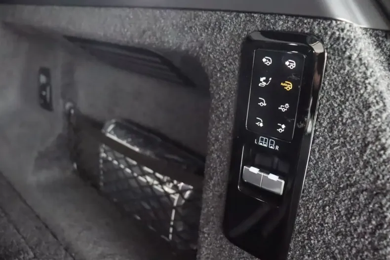 Land Rover Range Rover din 2024 cu 48.500 km - oferta LAN111917 - foto 32