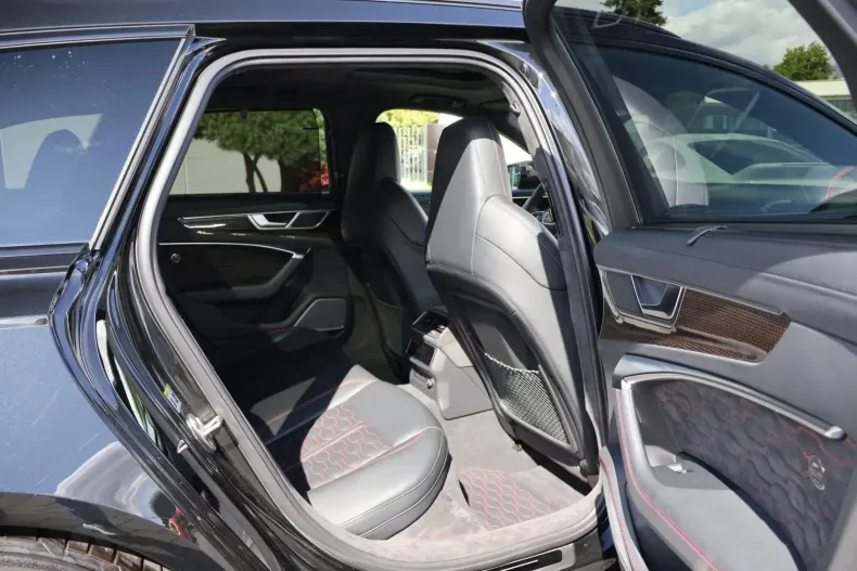 Audi RS6 din 2021 cu 59.800 km - oferta AUD111922 - foto 24