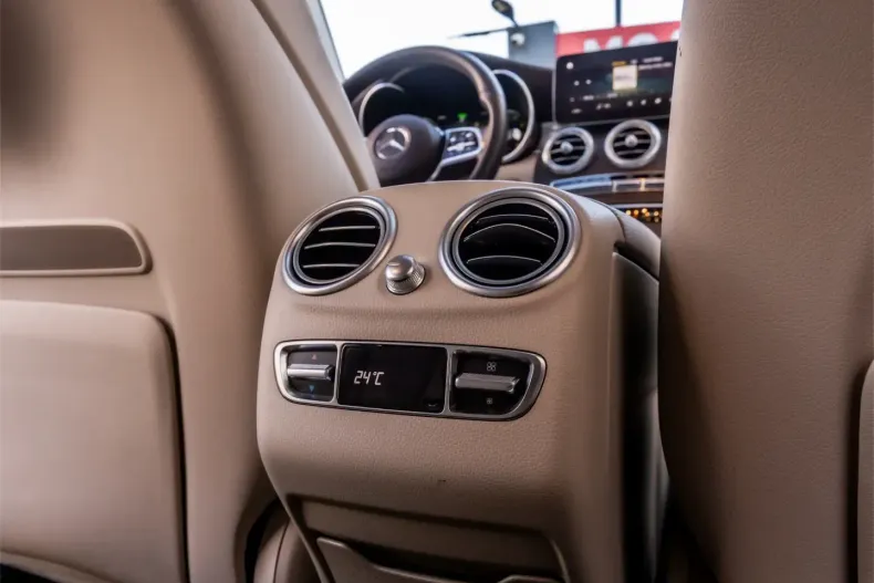 Mercedes-Benz GLC 300 din 2022 cu 100.000 km - oferta MER111931 - foto 18