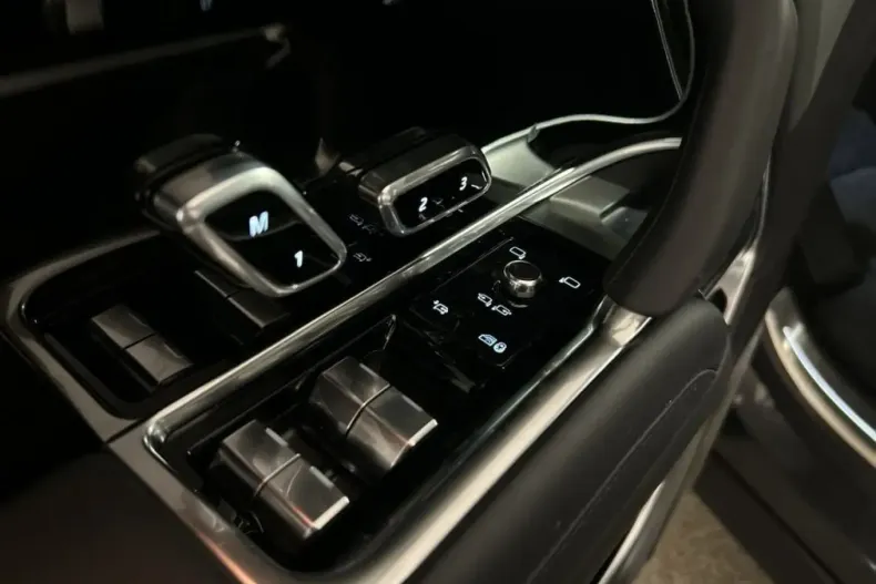 Land Rover Range Rover din 2024 cu 14.500 km - oferta LAN111934 - foto 19