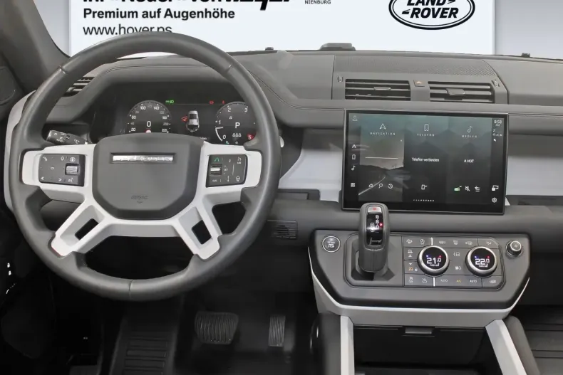 Land Rover Defender din 2024 cu 17.600 km - oferta LAN111936 - foto 6