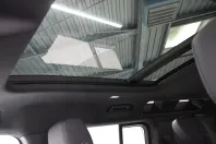 Land Rover Defender din 2024 cu 17.600 km - oferta LAN111936 - foto 10