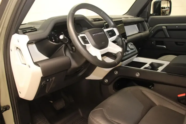 Land Rover Defender din 2024 cu 17.600 km - oferta LAN111936 - foto 15