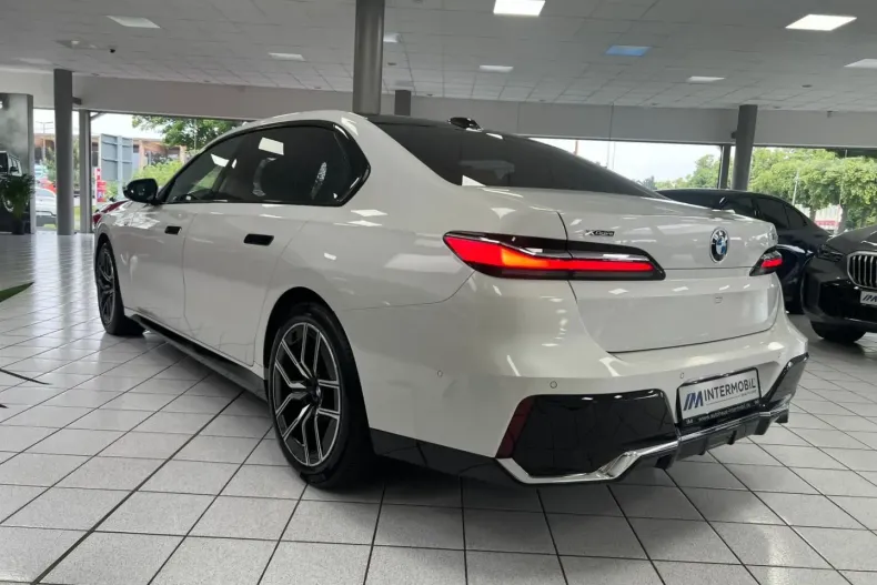 BMW 740 din 2024 cu 5.000 km - oferta BMW111940 - foto 5