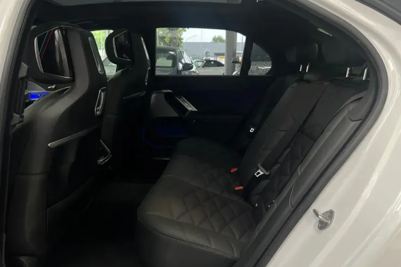 BMW 740 din 2024 cu 5.000 km - oferta BMW111940 - foto 23