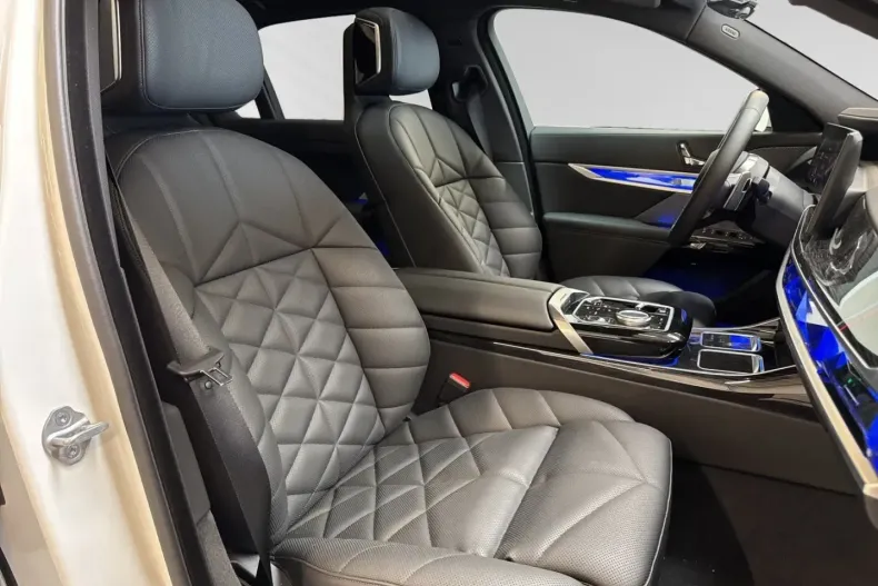 BMW 740 din 2024 cu 25.876 km - oferta BMW111944 - foto 6