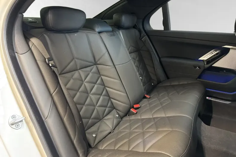 BMW 740 din 2024 cu 25.876 km - oferta BMW111944 - foto 11