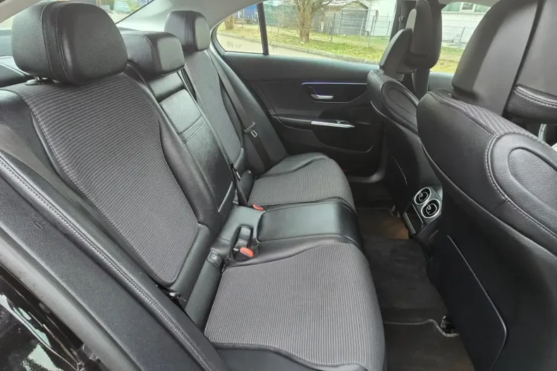 Mercedes-Benz C 220 din 2024 cu 14.000 km - oferta MER111953 - foto 16