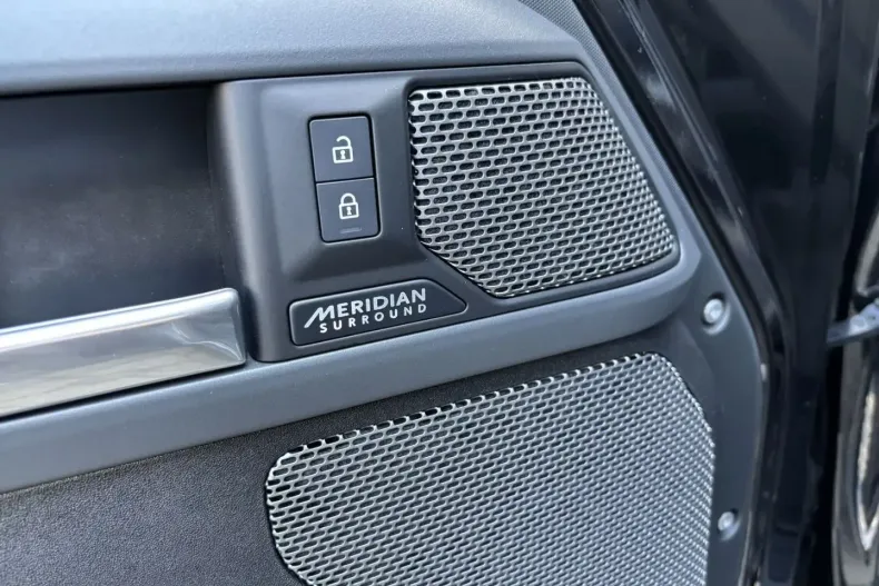 Land Rover Defender din 2024 cu 43.600 km - oferta LAN111958 - foto 20