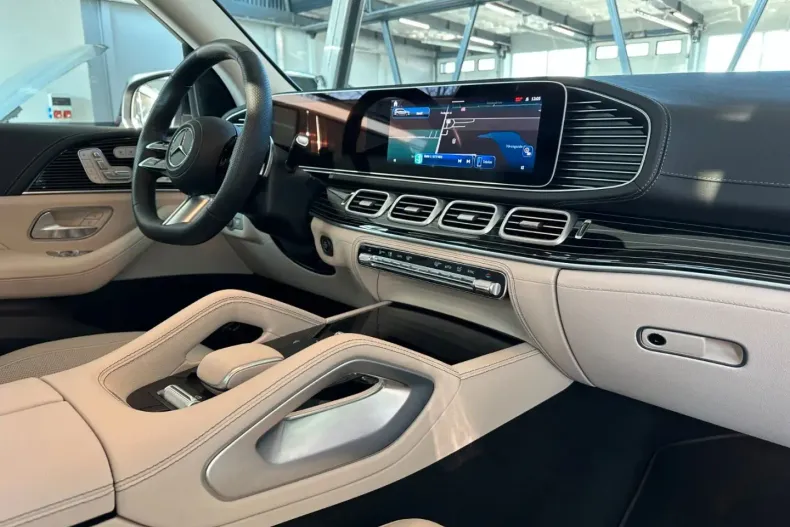 Mercedes-Benz GLS 580 din 2025 cu 17.800 km - oferta MER111969 - foto 11