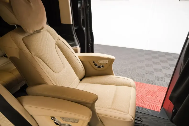 Mercedes-Benz V 300 din 2021 cu 85.000 km - oferta MER111978 - foto 32