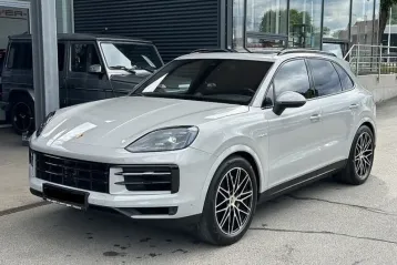 Porsche Cayenne din 2023 - oferta POR111980