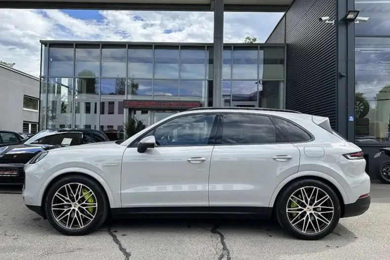 Porsche Cayenne din 2023 cu 53.521 km - oferta POR111980 - foto 4
