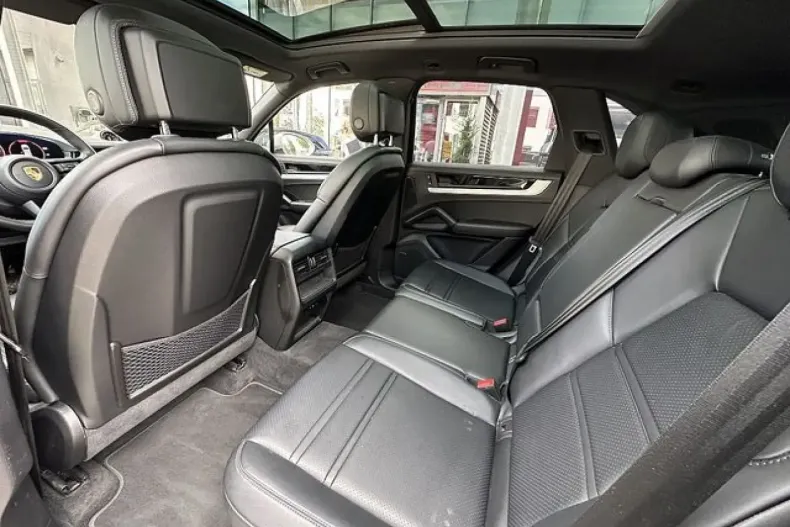 Porsche Cayenne din 2023 cu 53.521 km - oferta POR111980 - foto 8