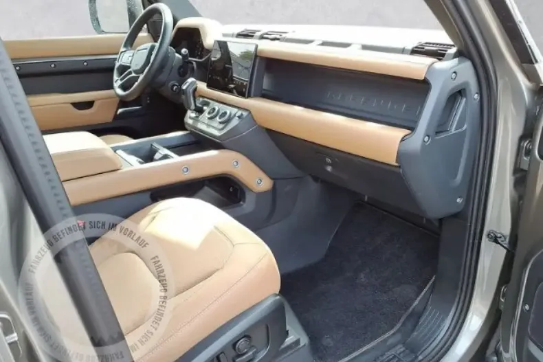 Land Rover Defender din 2024 cu 13.950 km - oferta LAN111988 - foto 3