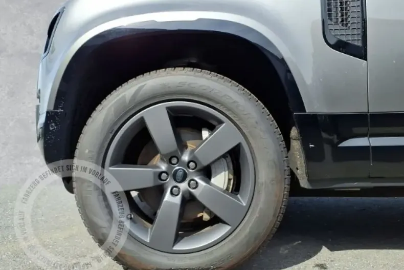 Land Rover Defender din 2024 cu 13.950 km - oferta LAN111988 - foto 9