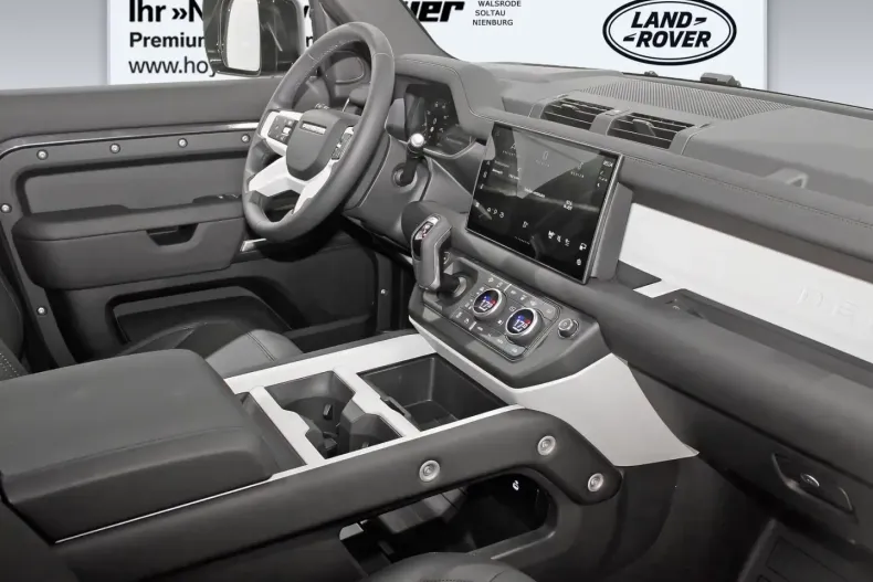 Land Rover Defender din 2024 cu 12.870 km - oferta LAN111995 - foto 4