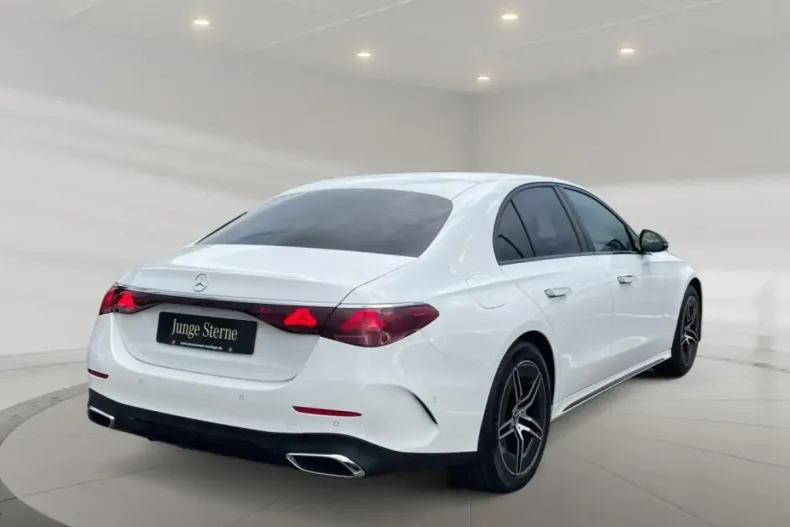 Mercedes-Benz E 220 din 2024 cu 9.712 km - oferta MER111996 - foto 2