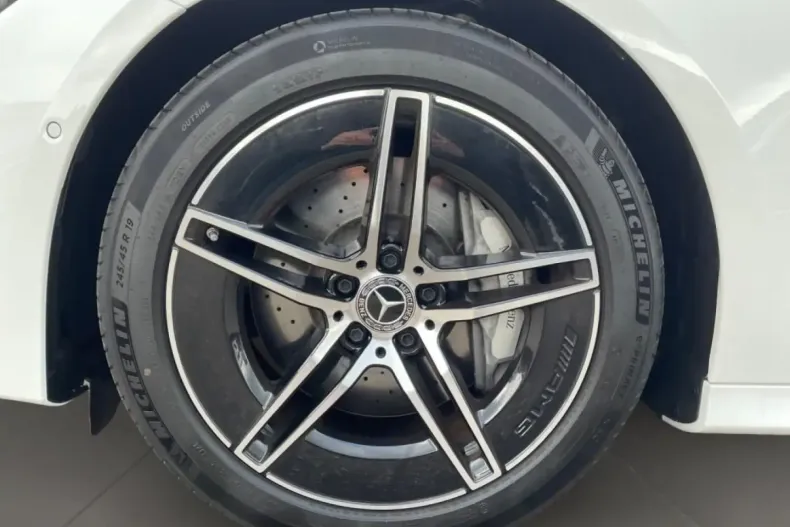 Mercedes-Benz E 220 din 2024 cu 9.712 km - oferta MER111996 - foto 8