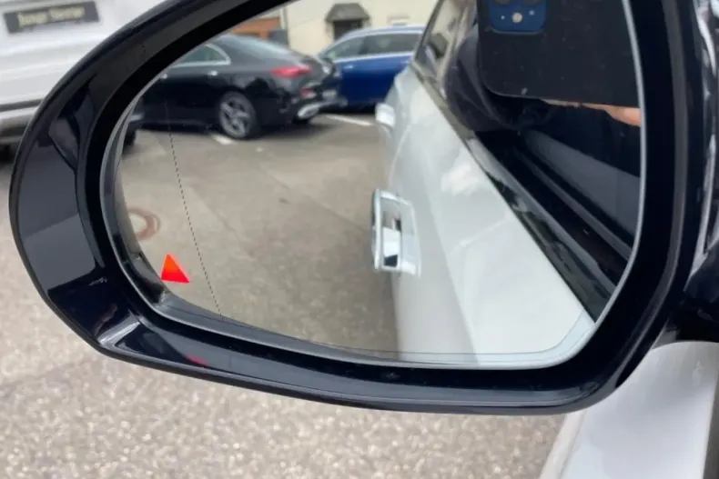 Mercedes-Benz E 220 din 2024 cu 9.712 km - oferta MER111996 - foto 16