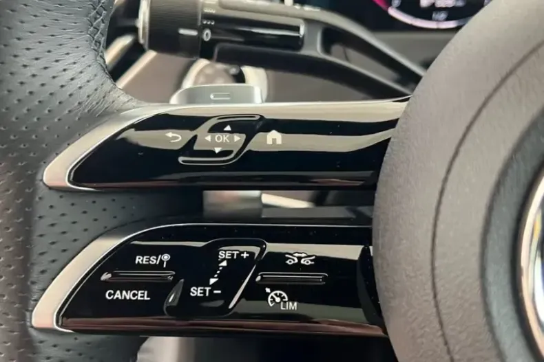 Mercedes-Benz E 220 din 2023 cu 22.637 km - oferta MER111997 - foto 13