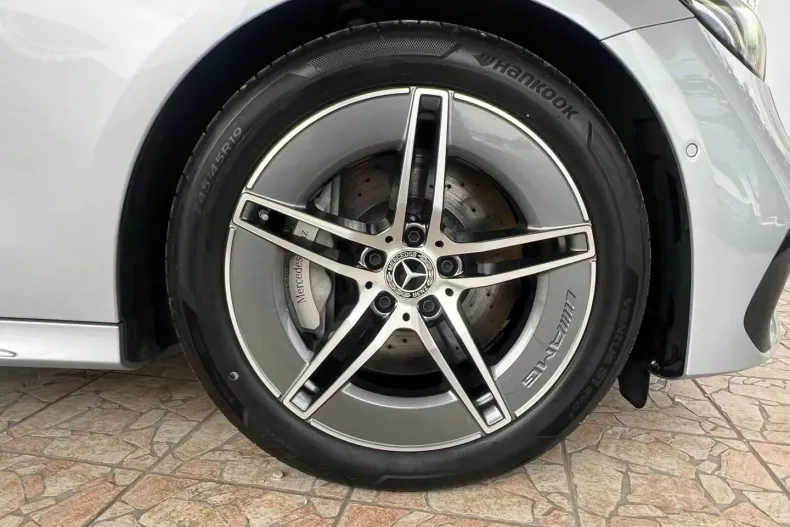 Mercedes-Benz E 220 din 2023 cu 22.637 km - oferta MER111997 - foto 20