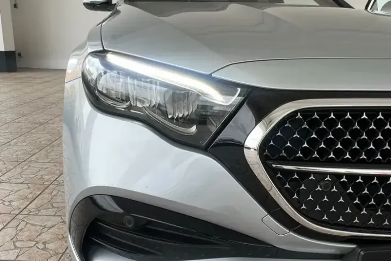 Mercedes-Benz E 220 din 2023 cu 22.637 km - oferta MER111997 - foto 29