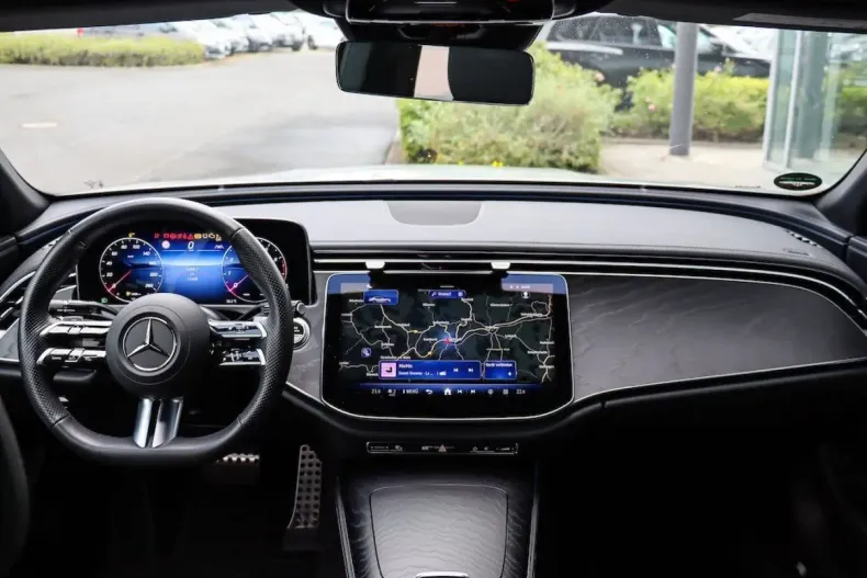 Mercedes-Benz E 200 din 2024 cu 15.525 km - oferta MER112002 - foto 11