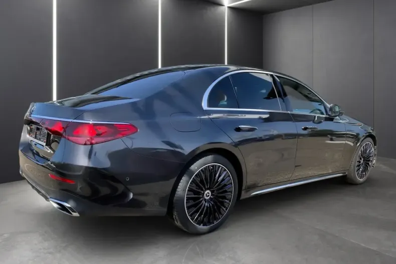 Mercedes-Benz E 200 din 2024 cu 5.439 km - oferta MER112004 - foto 2