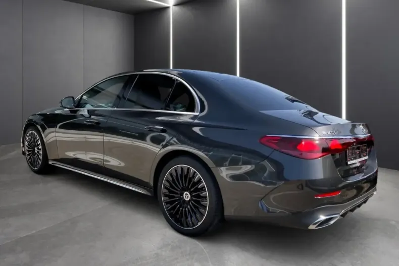 Mercedes-Benz E 200 din 2024 cu 5.439 km - oferta MER112004 - foto 3